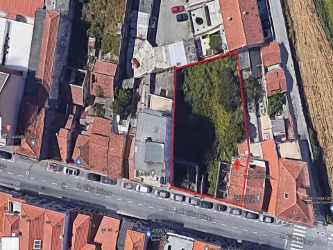 Land 1500m from H. S. João - Located 4 minutes from Hospital de S. João and 350m from Porto