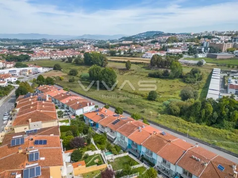 Maison dans village 4 Chambre(s)