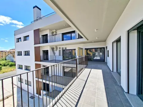 Apartamento T3 em Condomínio Fechado