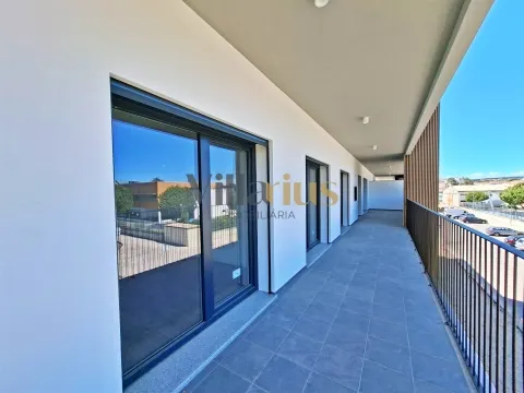 Apartamento T3 em Condomínio Fechado