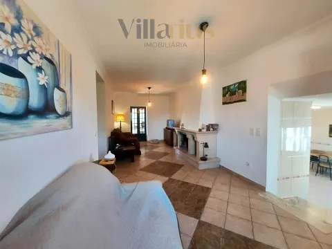 Moradia T3+1 a 1 km do centro histórico de Tomar