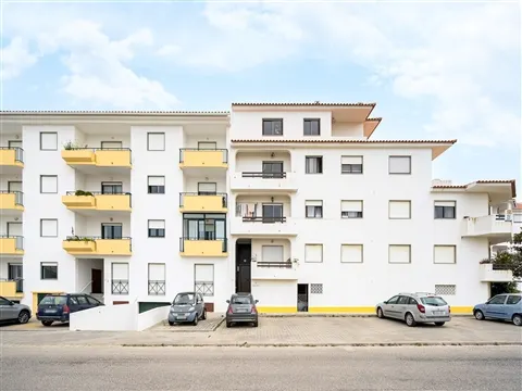 T2 com Piscina e Garagem na Consolação 