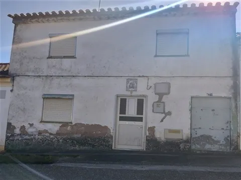 Detached house to restore T5