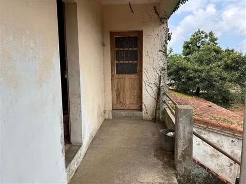 Moradia T3 para Recuperar em Barroselas | Quintal, Excelente Localização e Grande Potencial