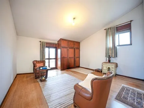 House T5