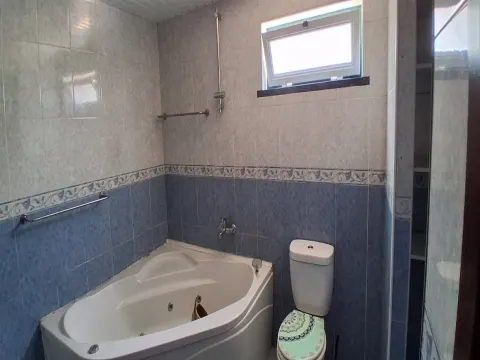 Moradia T5 com Jardim e Churrasqueira em Santo Antonino, Coruche