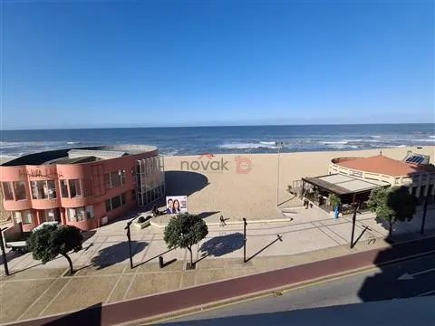 ARRENDAMENTO -  Apartamento na Av. dos Banhos