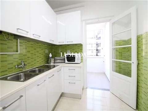 Apartamento T3 próximo Faculdade de Economia
