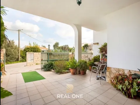 3 bedroom villa in Mosqueira