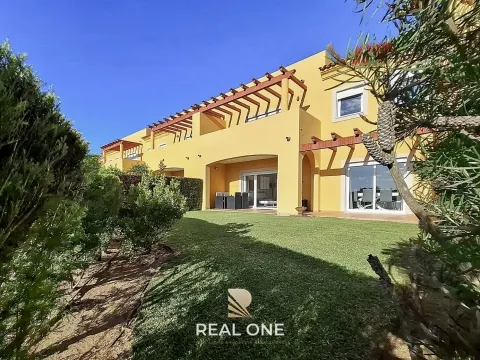EN — Vilamoura – 3-Bedroom Villa in an Exclusive Private Condominium