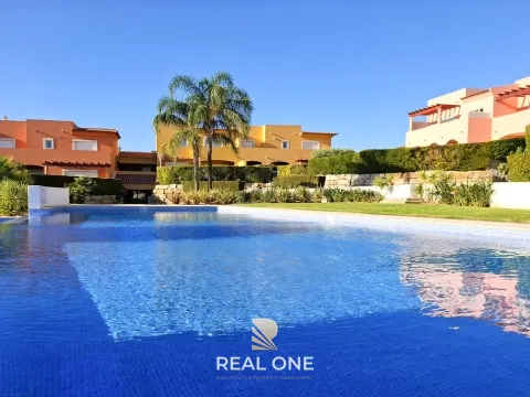 EN — Vilamoura – 3-Bedroom Villa in an Exclusive Private Condominium