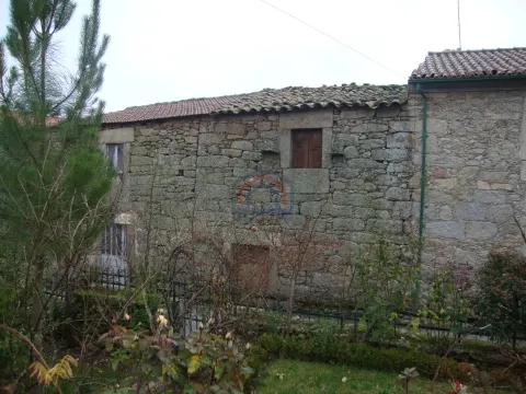 Moradia para Restaurar, Urrós, Mogadouro