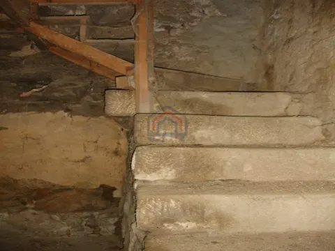Moradia para Restaurar, Urrós, Mogadouro