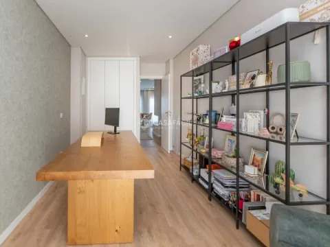 Apartamento T3 no Alto dos Moinhos! 