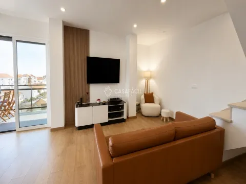 Duplex T2 em Alcochete Vista Rio - Arrendamento