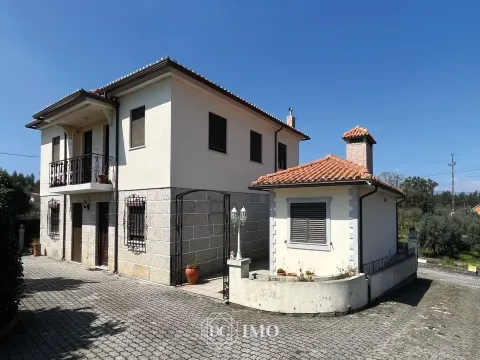 Mouraz – Moradia T5 inserida em quinta com mais de 6.000m²