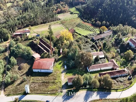 Complexo industrial com cerca de 3ha