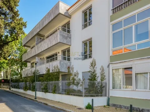  Nouvel appartement de 3+1 chambres dans le centre de Carcavelos.