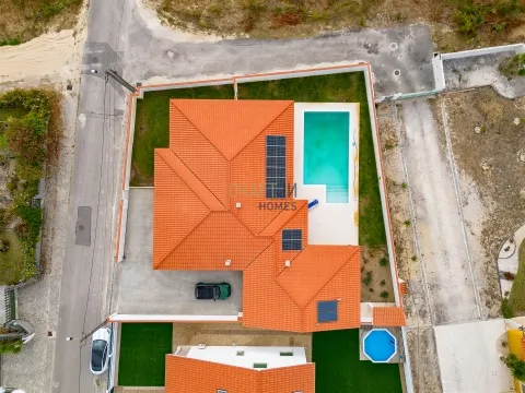 Casa unifamiliar de una planta con 4 dormitorios y piscina en Pataias | Alcobaça