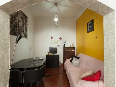 1-Bedroom Apartment with Private Patio – São Domingos de Benfica, Lisbon