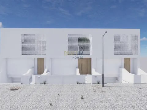 Contemporary 3-bedroom house under construction