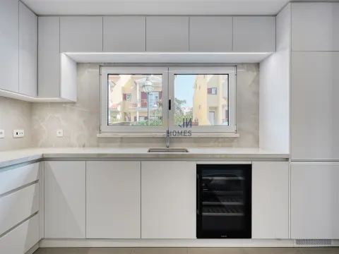 Ocean Prime Village - Condominio di lusso con 11 villette a schiera a S.Pedro do Estoril, Cascais.