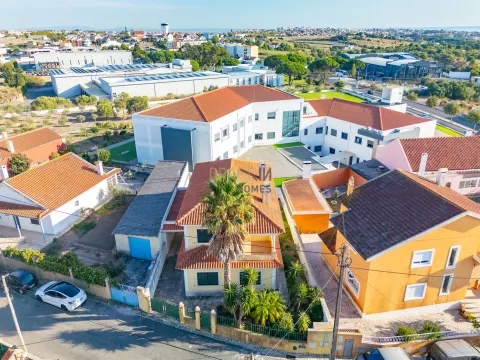 Casa independiente de 3 dormitorios en Manique de Baixo