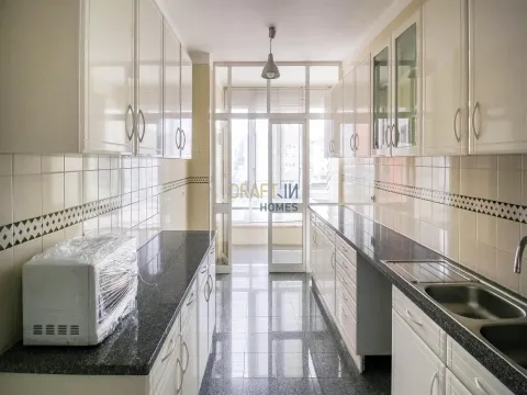 Arrenda-se Apartamento T3 em excelente localização – Rua Virgílio Correia, Coimbra