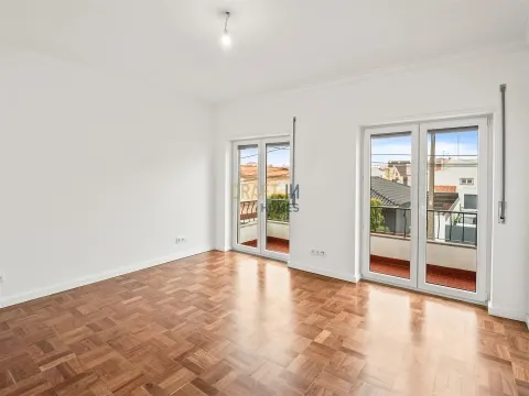 Appartement 2 chambres à louer à Cascais avec garage