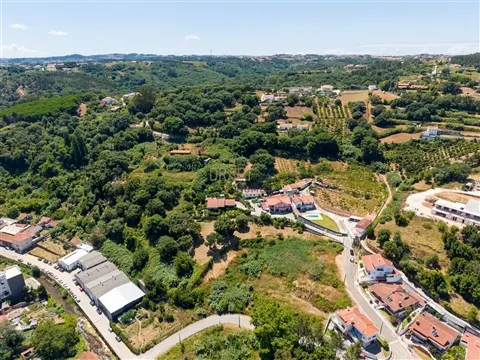 Solar edificable en el centro de Alcobaça