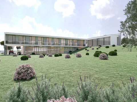 Städtisches Grundstück mit genehmigtem Projekt für Seniorenresidenz in Leiria