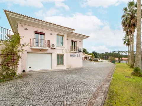 Luxuriöse Villa mit 4 Schlafzimmern in Cerca, Maceira