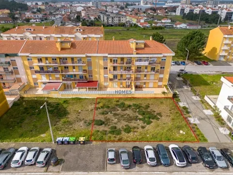 Baugrundstück in Marinha Grande