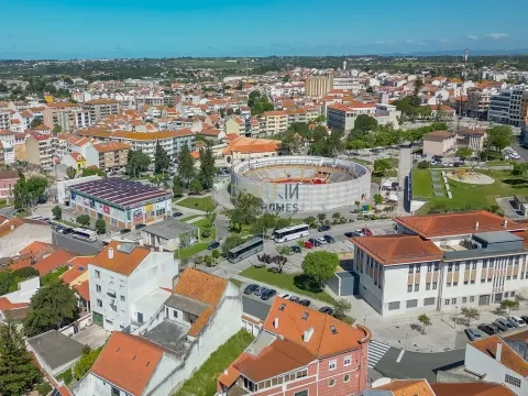  Apartamento de 3 Dormitorios Listo para Habitar, con Terraza en la Tranquila Ciudad de Ca