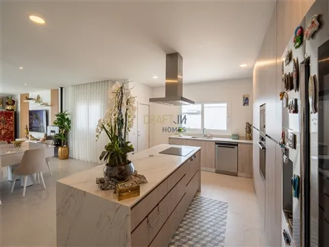 Vivienda T4 de una sola planta con arquitectura moderna en Pataias | Alcobaça