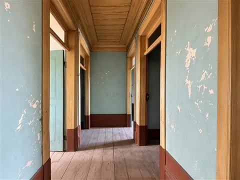 Detached house to restore T6