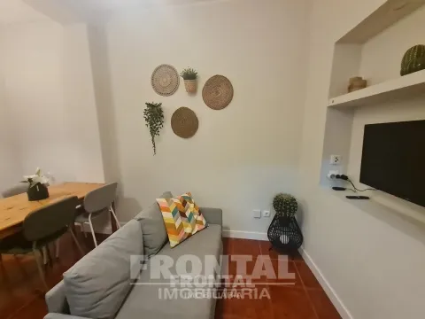 Apartamento T1+1 Remodelado no Centro do Porto – Pronto a Habitar