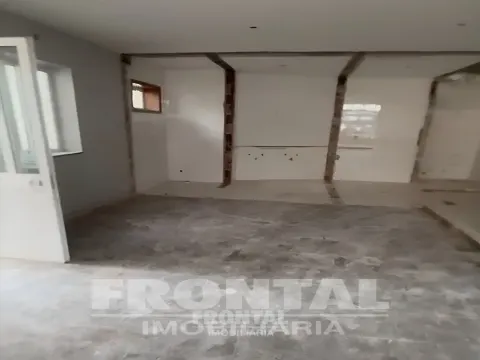 Loja com Projeto para 4 apartamentos T1 - Oportunidade de Investimento | Vila Nova Da Telha, Maia