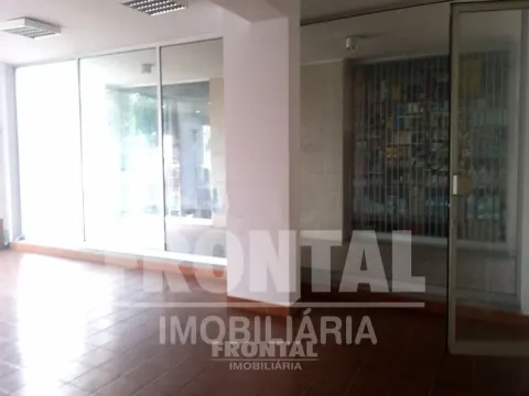 Loja de Gaveto com Estacionamento | Pólo Universitário, Pedrouços, Porto