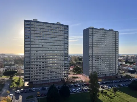 Penthouse T4 Leça Palmeira vista de mar 2 suites terraço 45m2