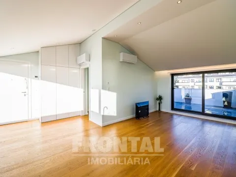 Penthouse com Dois Terraços e Vista Mar | Centro De Espinho, Espinho