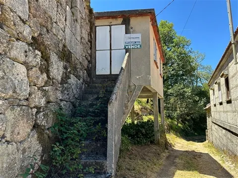 Oportunidade Única Investimento Turismo Rural, Moradia com Projeto| Varziela,
