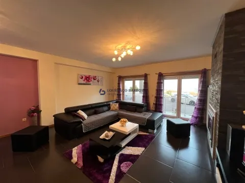 Apartamento T3 com Terraço Amplo