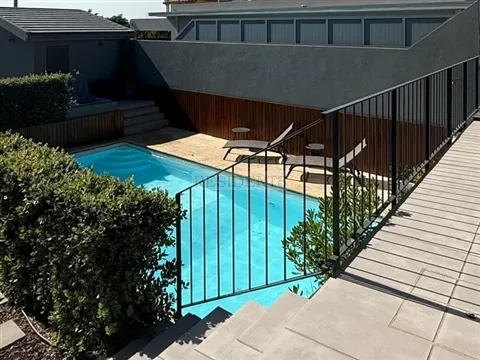 2-Bedroom House with Pool and Sea View in Lavra