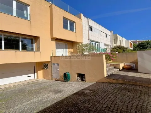 Moradia T5 com jardim e vista mar | Pinhais da Foz