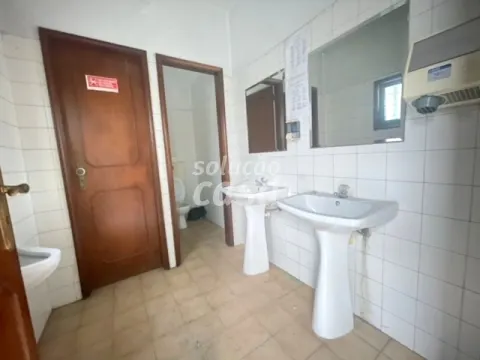 Prédio para Habitação e Comércio!