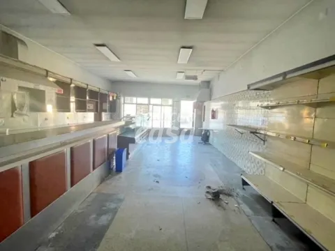 Prédio para Habitação e Comércio!