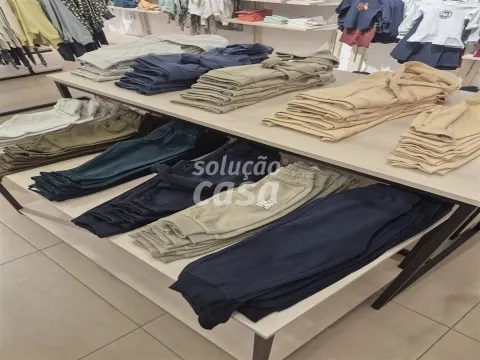 Trespasse de Loja de Roupas Infantis!