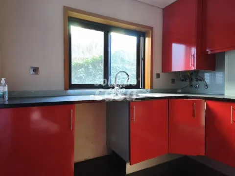 Apartamento T1 localizado a cerca de 700 metros da estação de metro de São Bento.