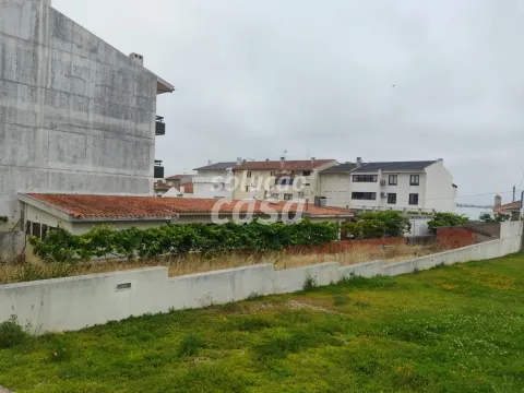 🌊🏡 Moradia Exclusiva na Torreira – Entre a Praia e a Ria